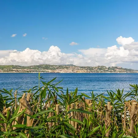 Villa A Bacoli Con Accesso Privato Al Mare באקולי