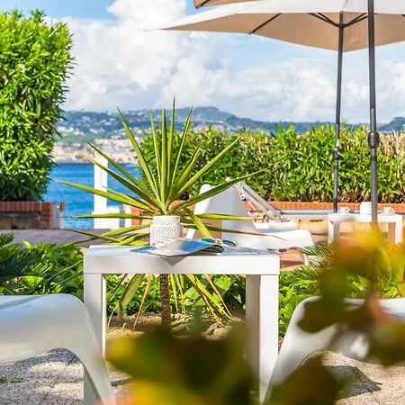 וילה Villa A Bacoli Con Accesso Privato Al Mare *